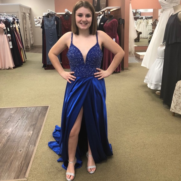 PROM DRESS - Picture 1 of 5